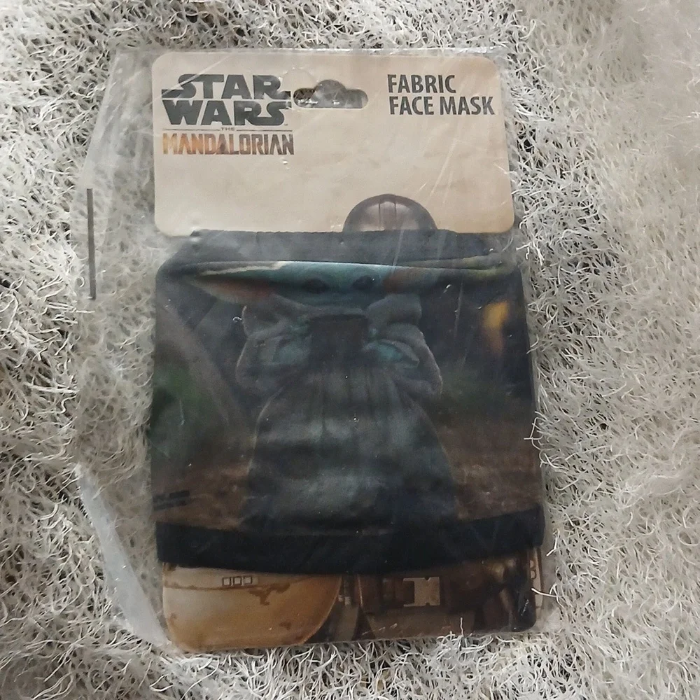Star Wars Kids The Mandalorian Fabric Mask nwt